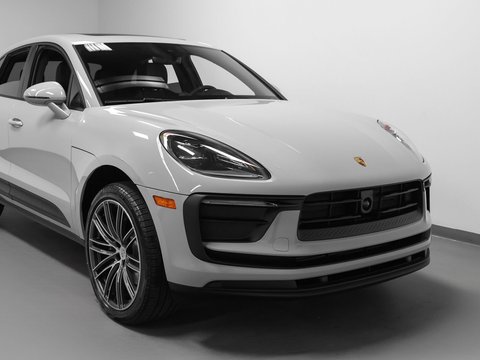 New 2026 Porsche Macan AWD/4WD image 9