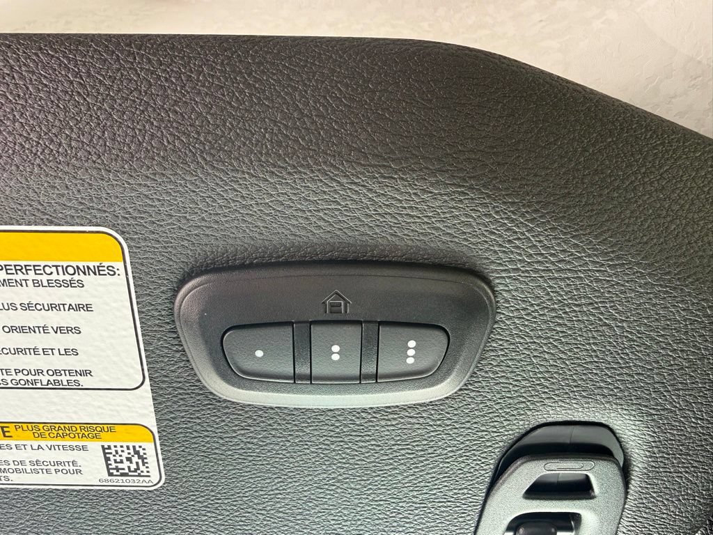 Certified 2024 Jeep Wrangler Unlimited Sahara w/ Technology Group AWD/4WD image 25