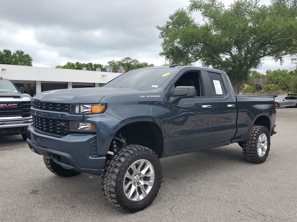 Used 2020 Chevrolet Silverado 1500 Custom w/ Custom Value Package image 3
