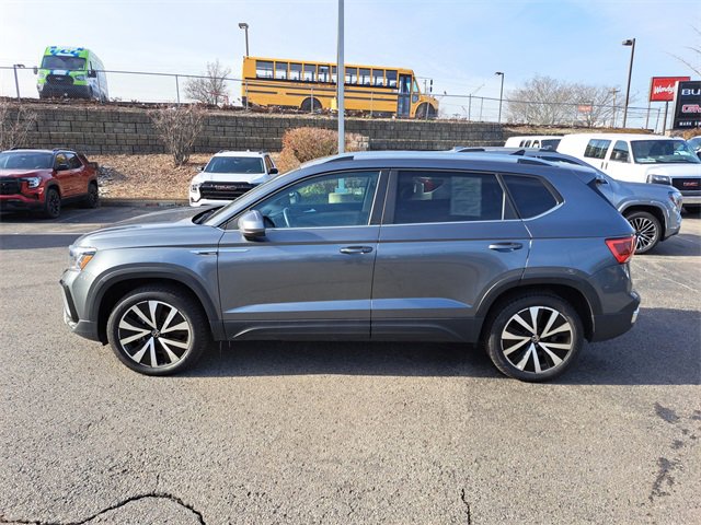 Used 2024 Volkswagen Taos SE image 24