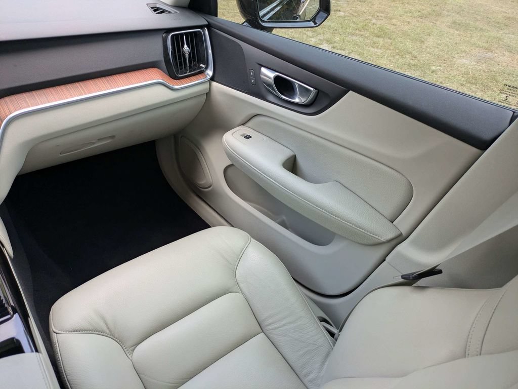 Used 2021 Volvo S60 T8 R-Design Expression AWD/4WD image 15