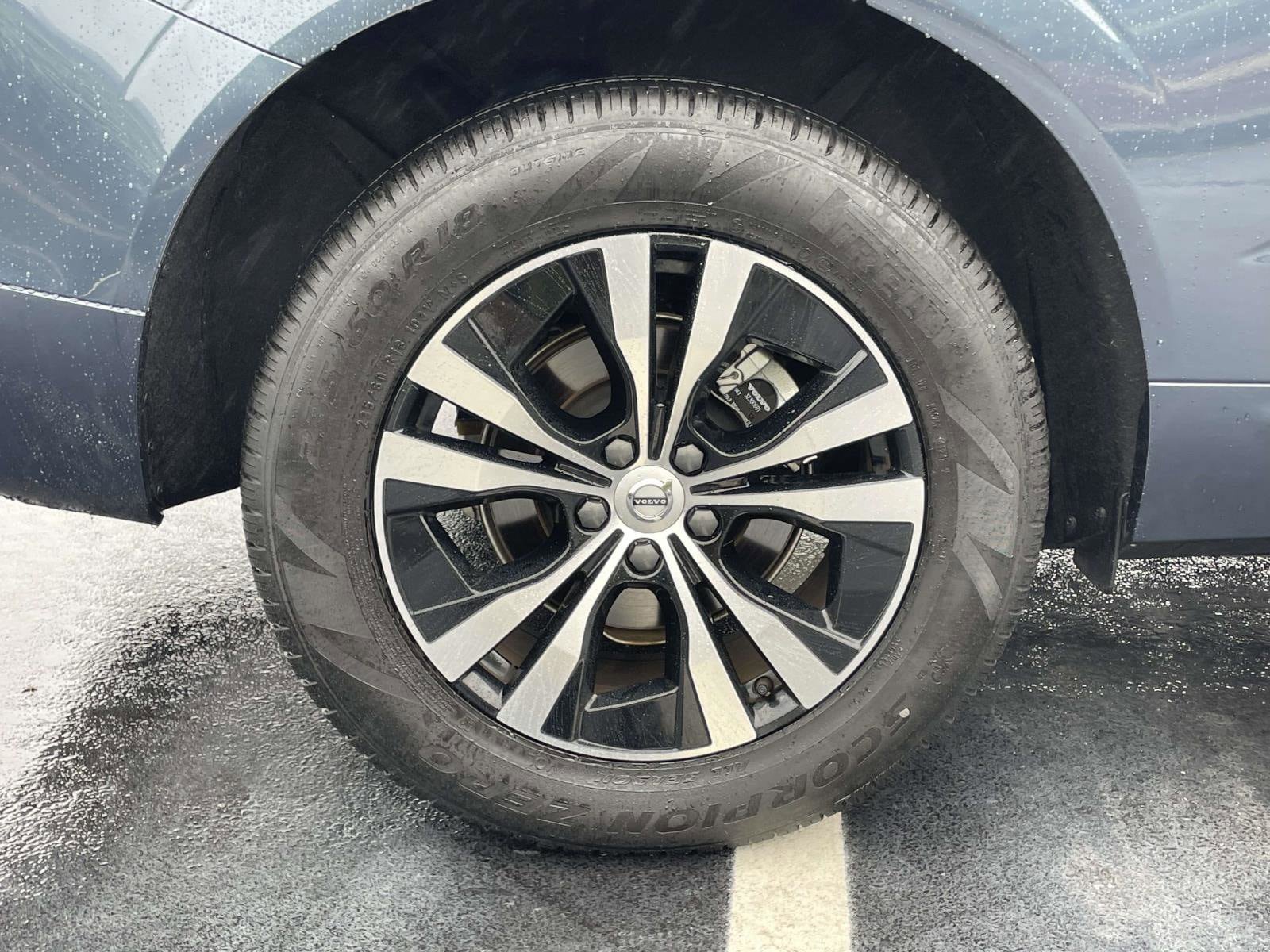 Certified 2025 Volvo XC60 B5 Core AWD/4WD image 9