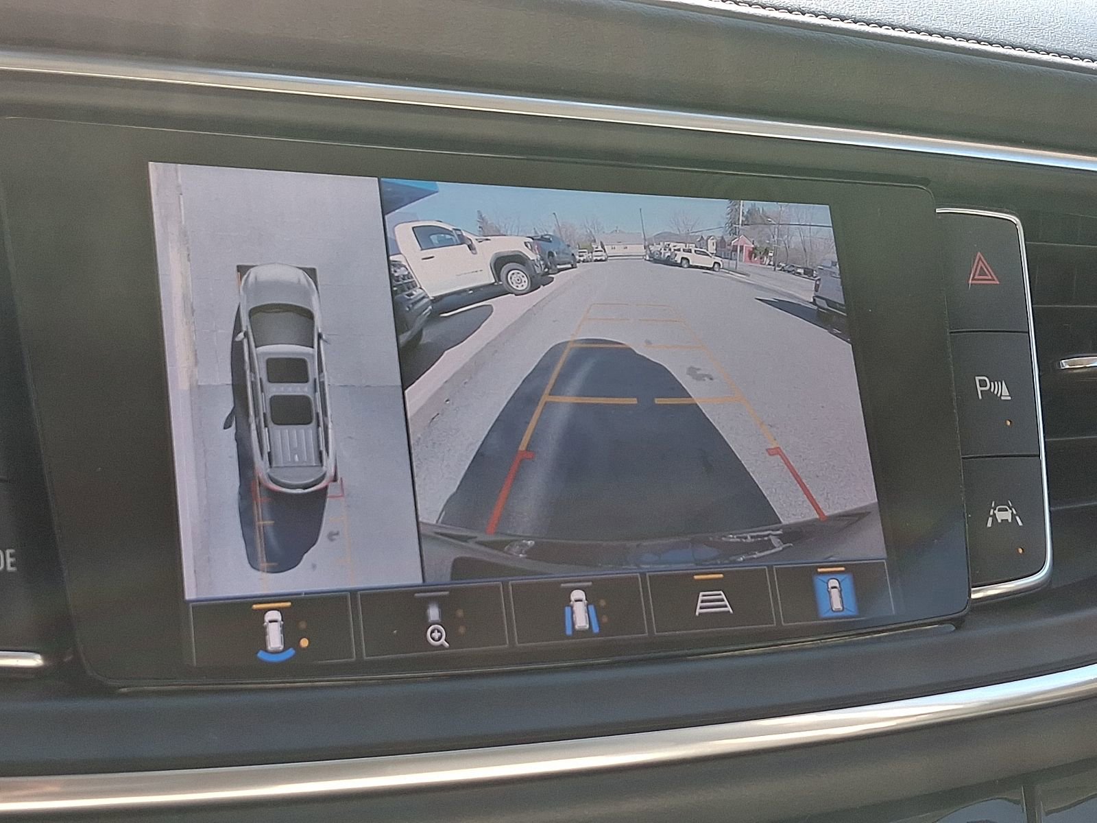 Used 2023 Buick Enclave Avenir w/ Avenir Technology Package image 21