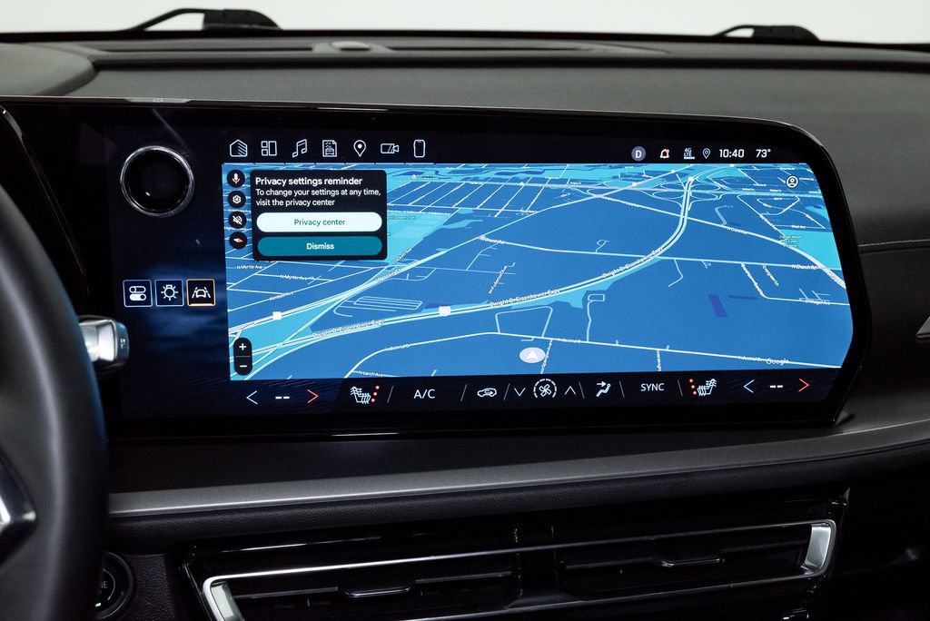 Used 2024 Chevrolet Traverse LT FWD image 16