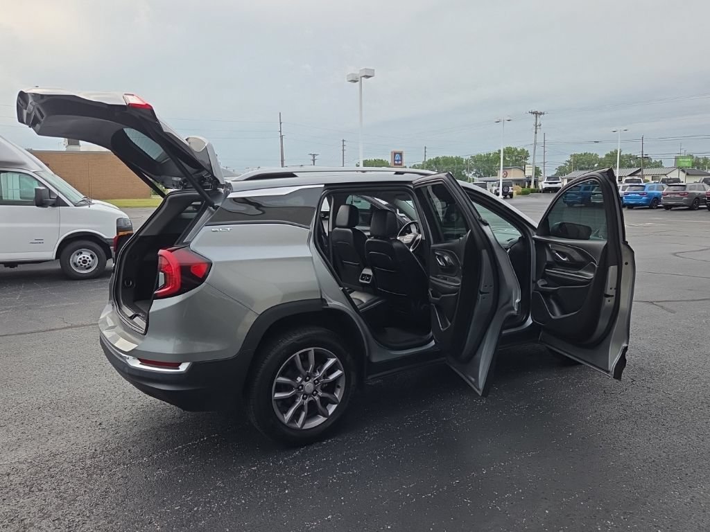 Used 2023 GMC Terrain SLT AWD/4WD image 23