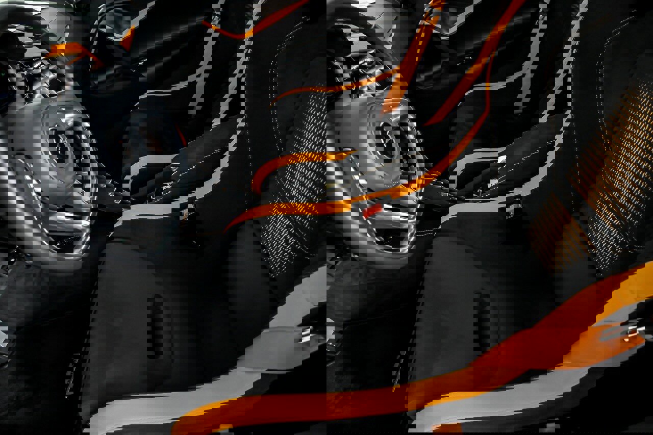 Used 2024 McLaren 750S Spider RWD image 22