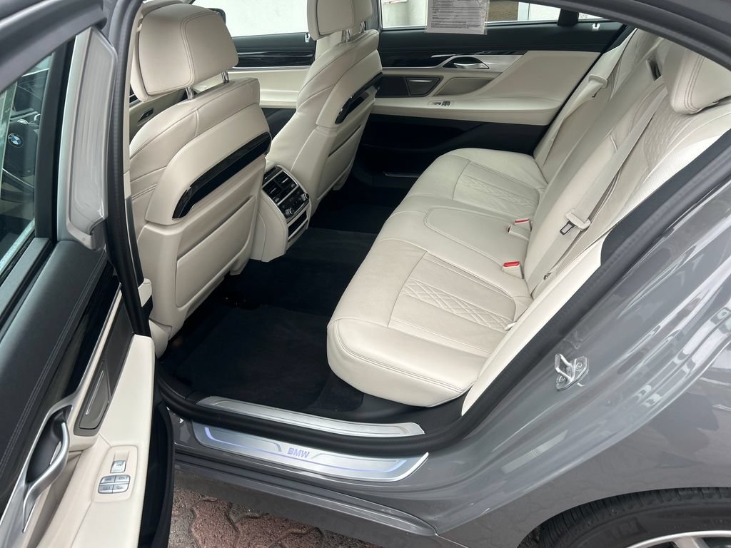 Used 2021 BMW 740i w/ Premium Package RWD image 25