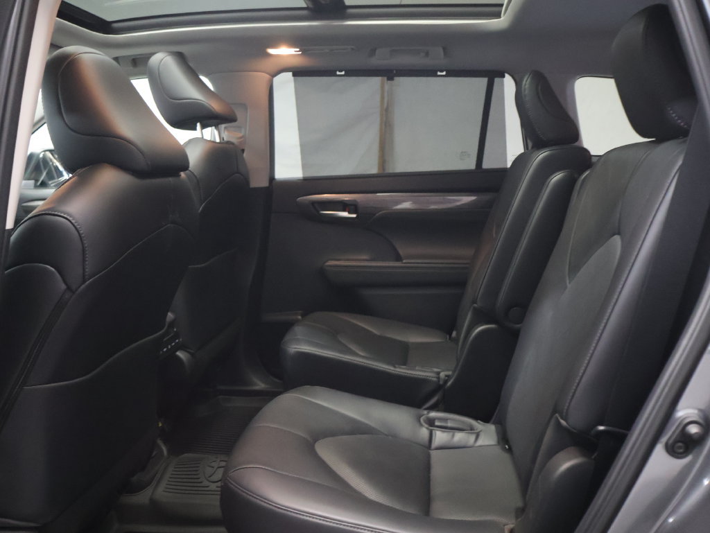 Used 2023 Toyota Highlander Platinum AWD/4WD image 15