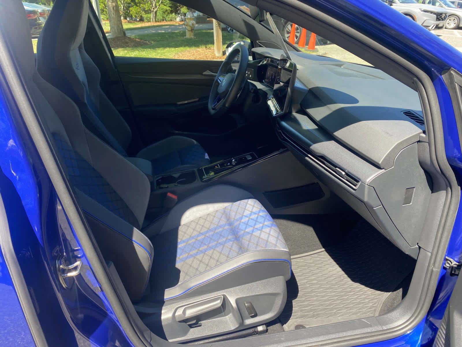 Certified 2025 Volkswagen Golf w/ Euro Style Package AWD/4WD image 26