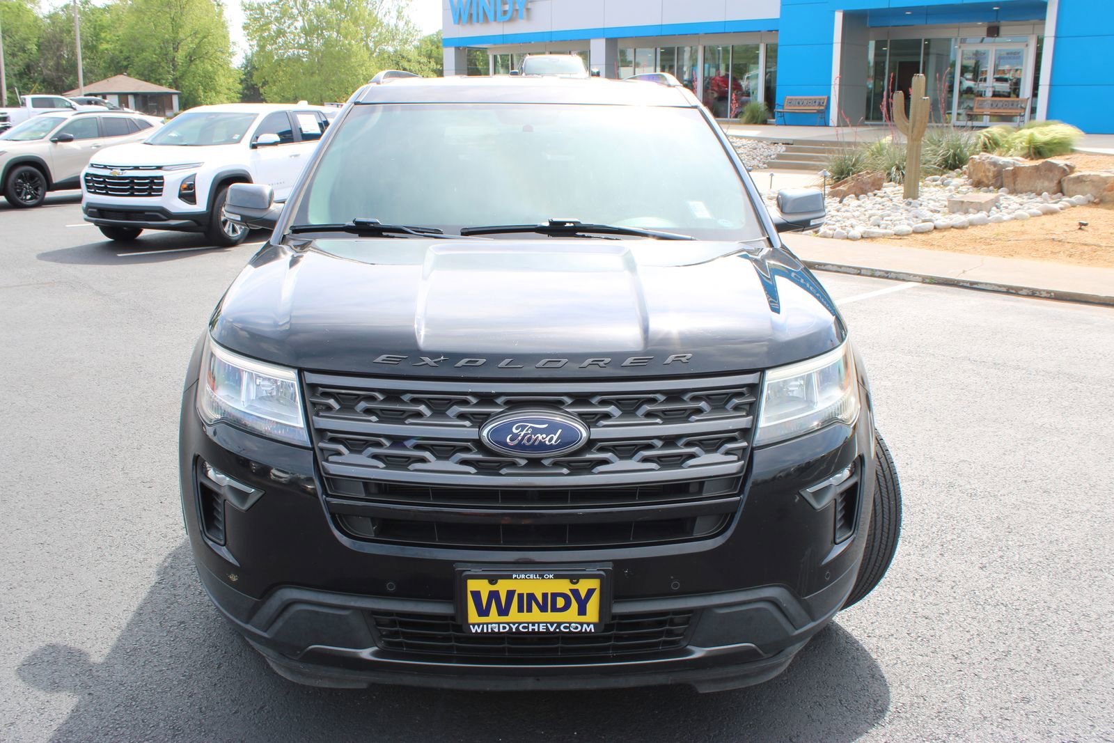 Used 2018 Ford Explorer XLT w/ Equipment Group 202A image 3