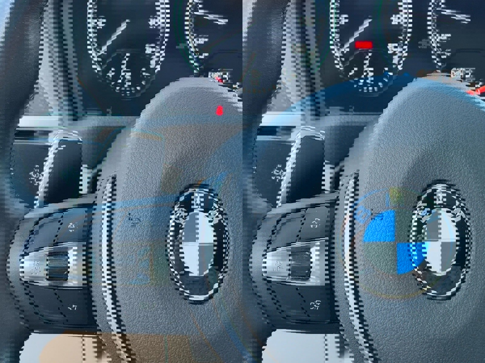 Used 2018 BMW X2 sDrive28i w/ M SportX Package image 19