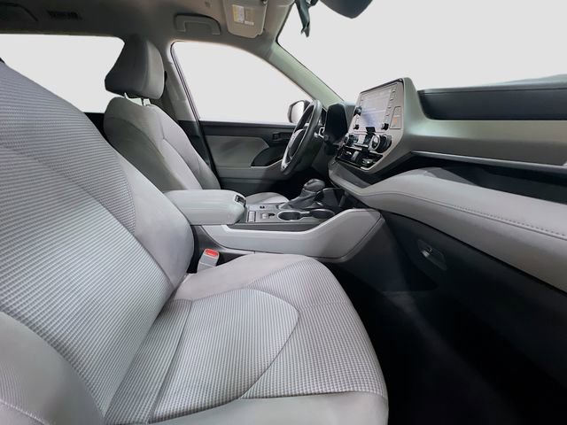 Used 2020 Toyota Highlander L FWD image 28