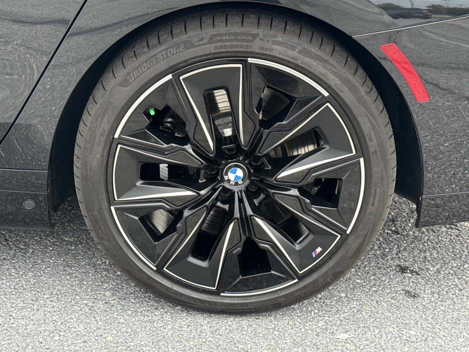 Used 2026 BMW 760i xDrive w/ Executive Package AWD/4WD image 23