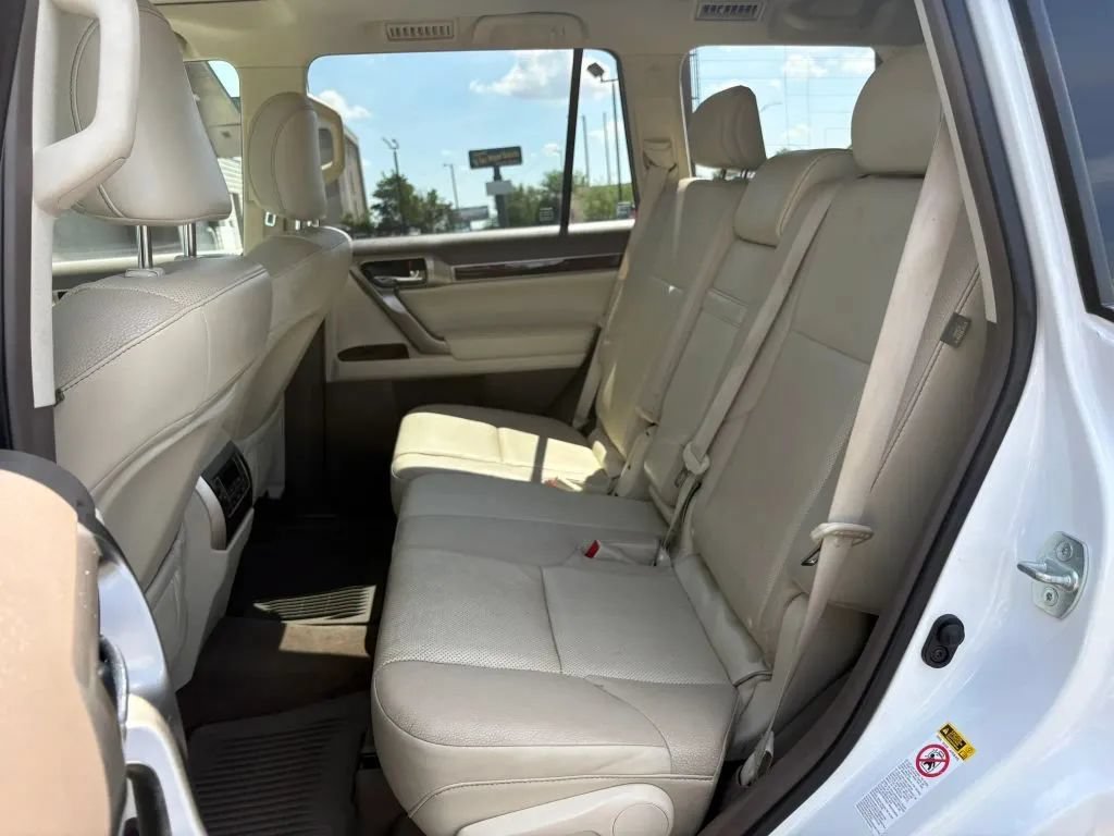 Used 2016 Lexus GX 460 w/ Premium Package AWD/4WD image 22