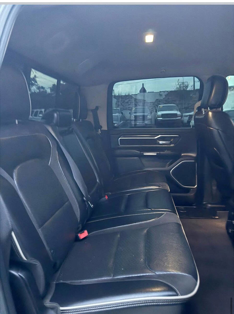 Used 2019 RAM 1500 Laramie image 12