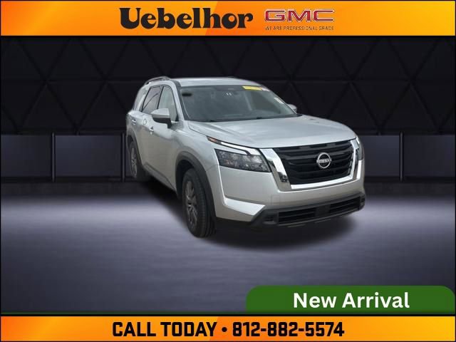Used 2025 Nissan Pathfinder SV AWD/4WD image 3