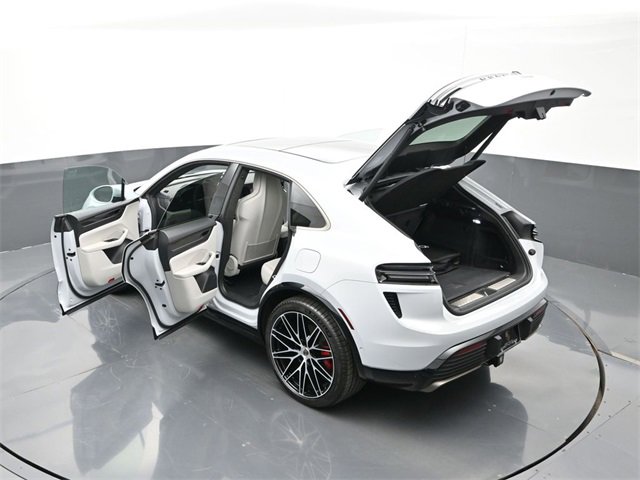 New 2025 Porsche Macan Turbo Electric image 34