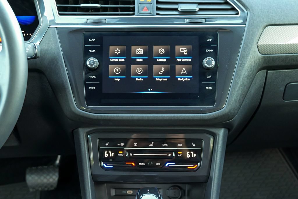 Used 2022 Volkswagen Tiguan SE AWD/4WD image 48