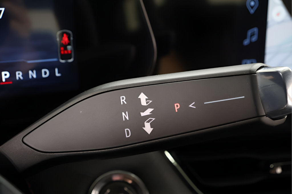 New 2027 Chevrolet Equinox RS w/ Safety and Technology Package FWD image 18