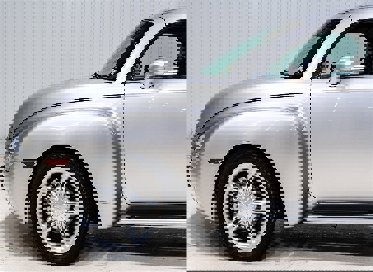 Used 2004 Chevrolet SSR w/ Preferred Equipment Group image 8