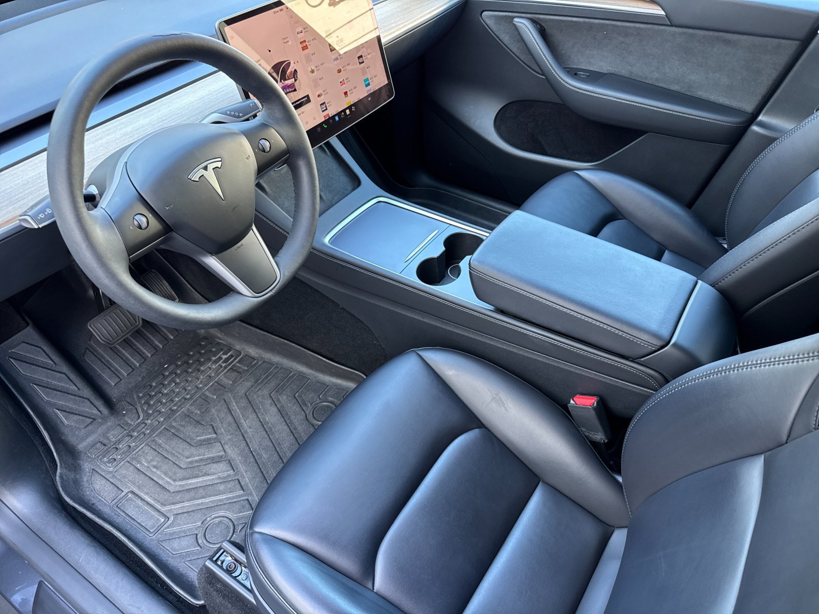 Used 2023 Tesla Model Y 2WD image 10