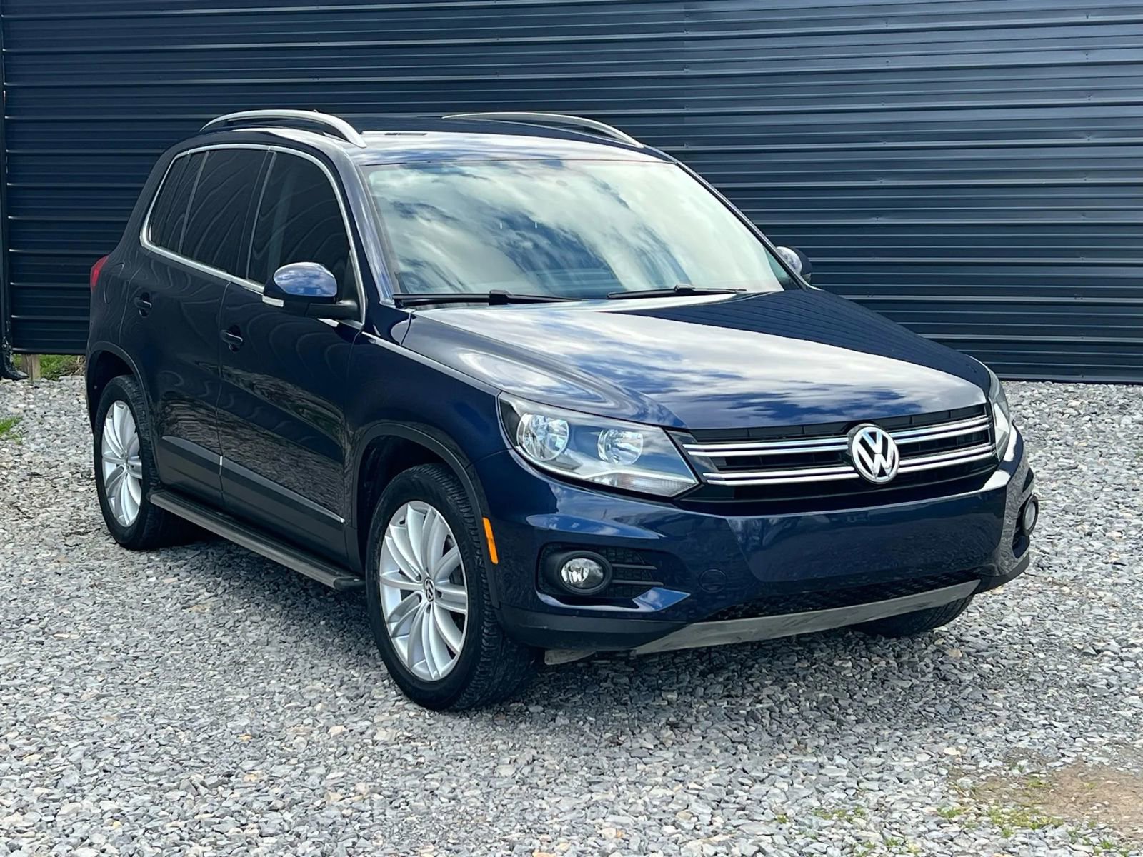 Used 2014 Volkswagen Tiguan SE image 2