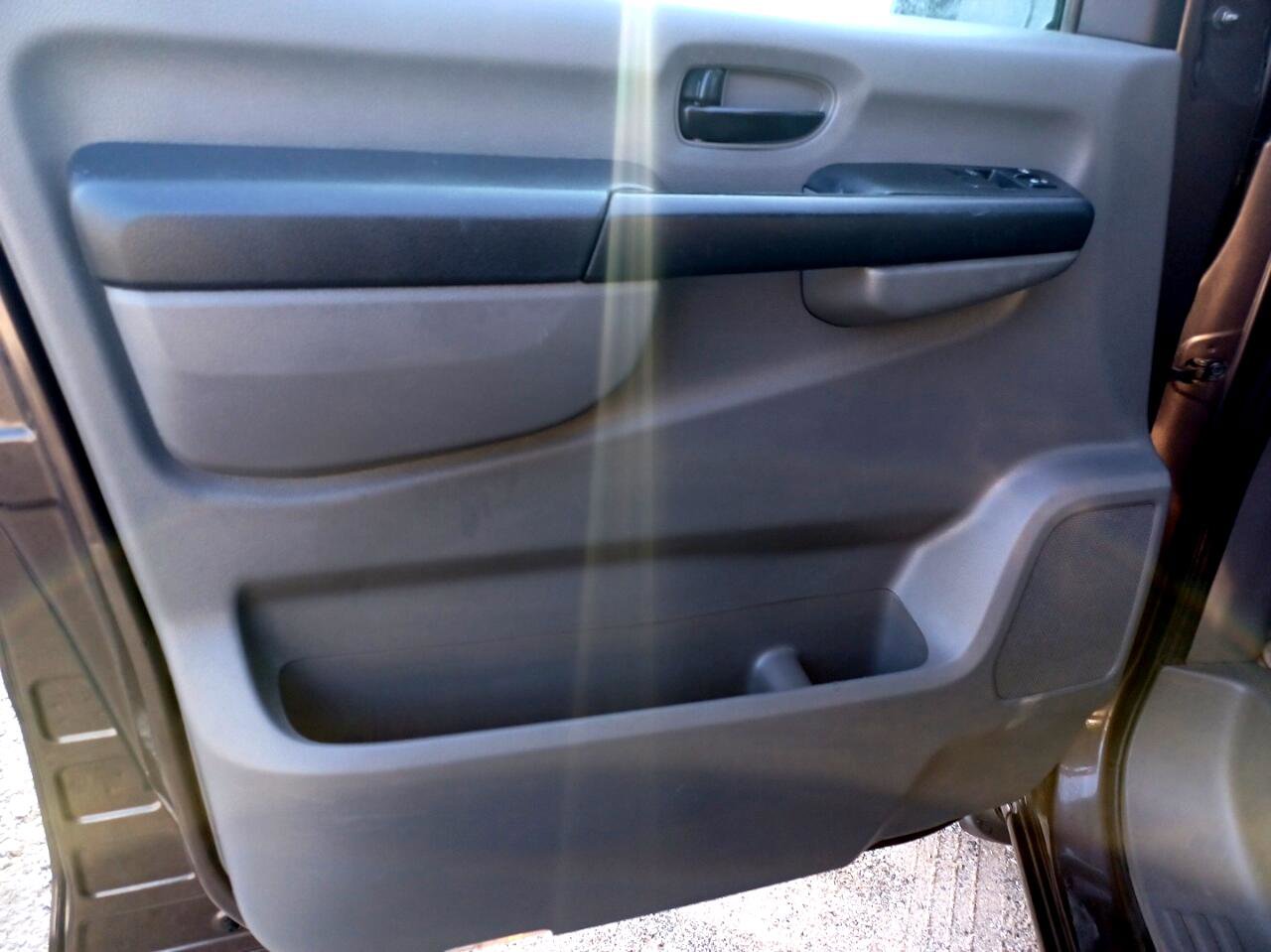 Used 2012 Nissan NV 3500 SL w/ Technology Pkg image 19