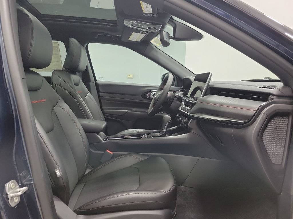 New 2026 Jeep Compass Trailhawk w/ Sun, Sound & Navigation Group AWD/4WD image 13