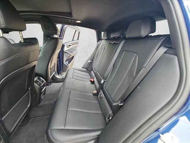 Used 2025 BMW X4 xDrive30i image 18