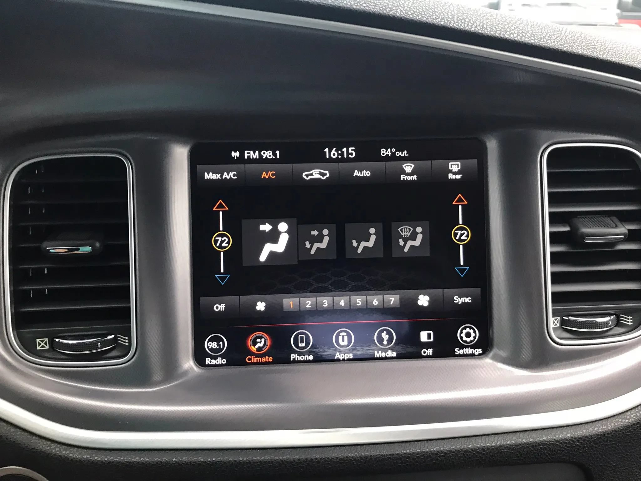 Used 2019 Dodge Charger SXT AWD/4WD image 24