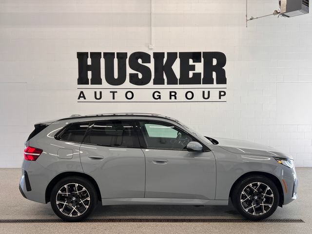 Used 2025 BMW X3 xDrive30i AWD/4WD image 2