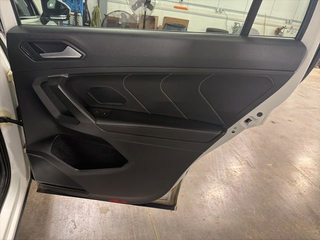 Used 2024 Volkswagen Tiguan SEL R-Line image 16