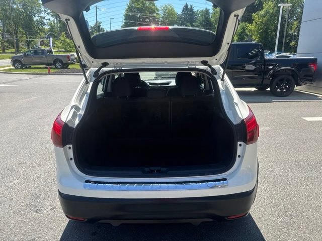 Used 2017 Nissan Rogue Sport S w/ S Appearance Package AWD/4WD image 11