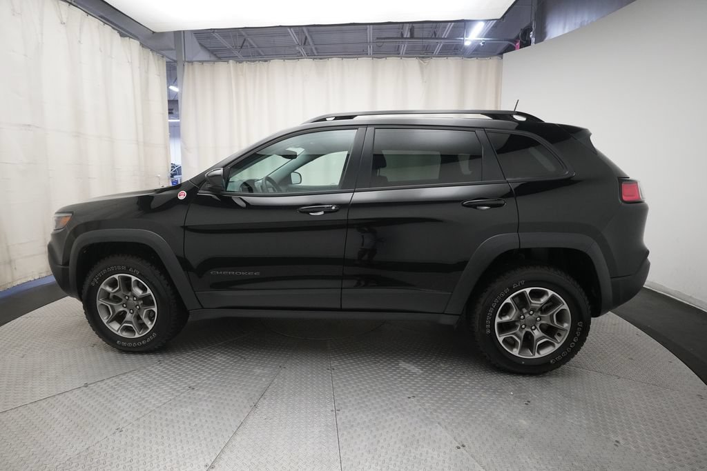 Used 2022 Jeep Cherokee Trailhawk w/ Comfort/Convenience Group AWD/4WD image 24