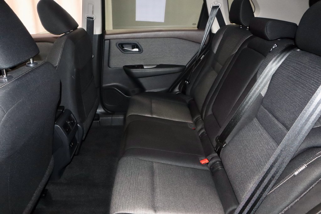 Used 2023 Nissan Rogue SV AWD/4WD image 21