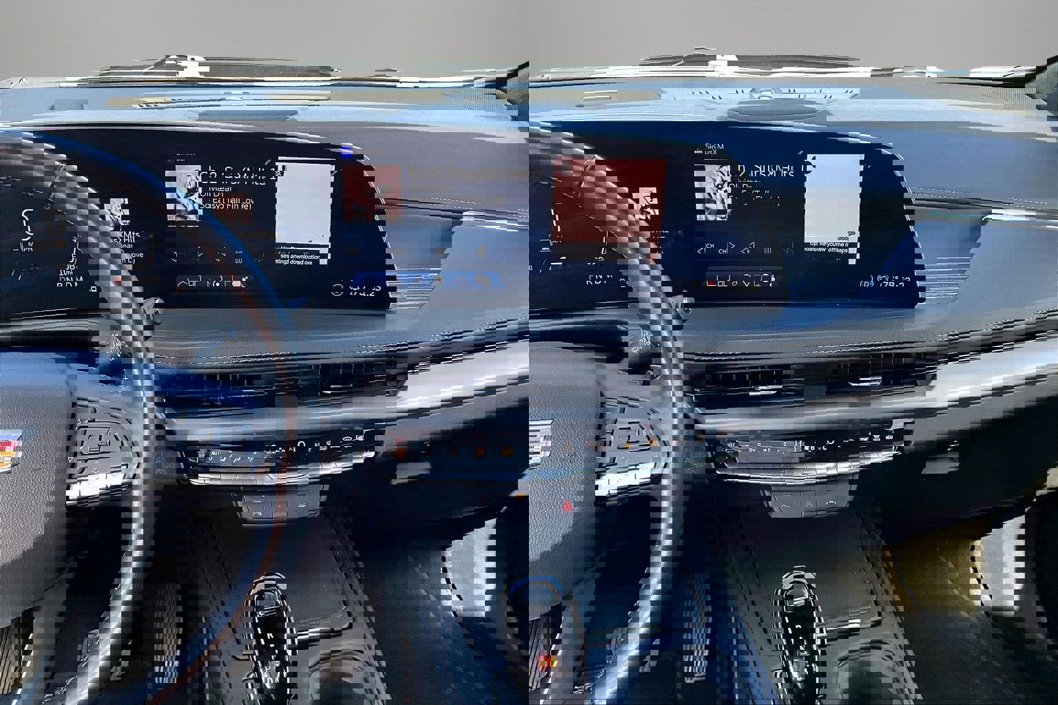 Used 2024 Cadillac XT4 Premium Luxury image 9