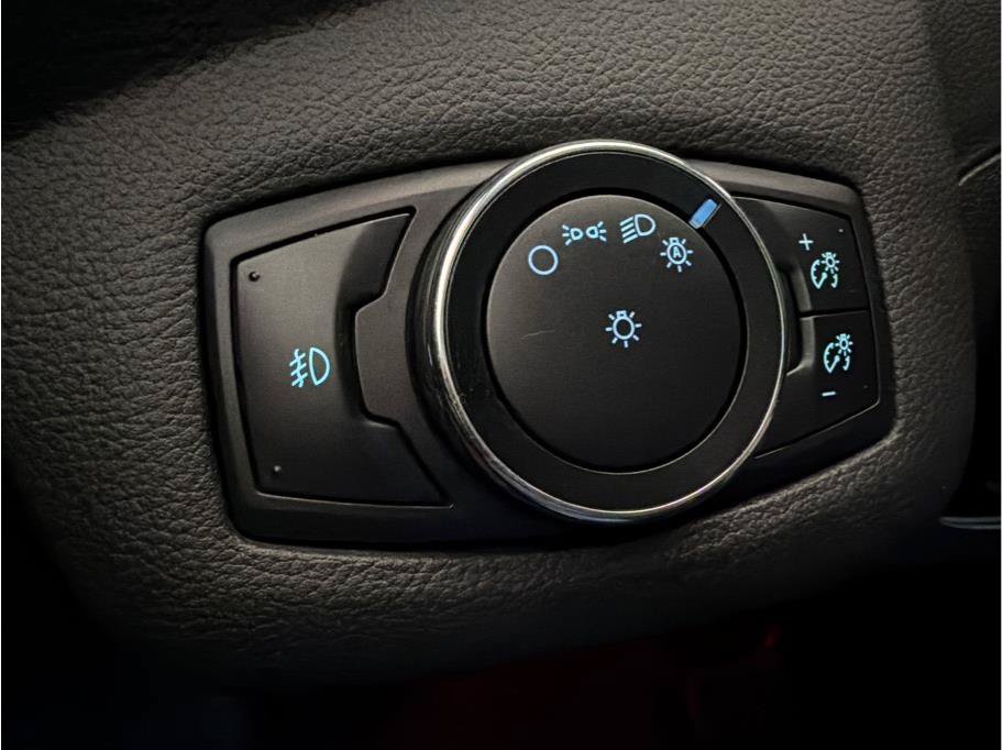 Used 2013 Ford C-MAX Energi SEL FWD image 27