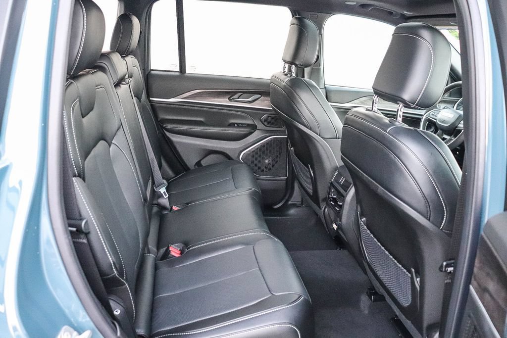 New 2026 Jeep Grand Cherokee Limited AWD/4WD image 18