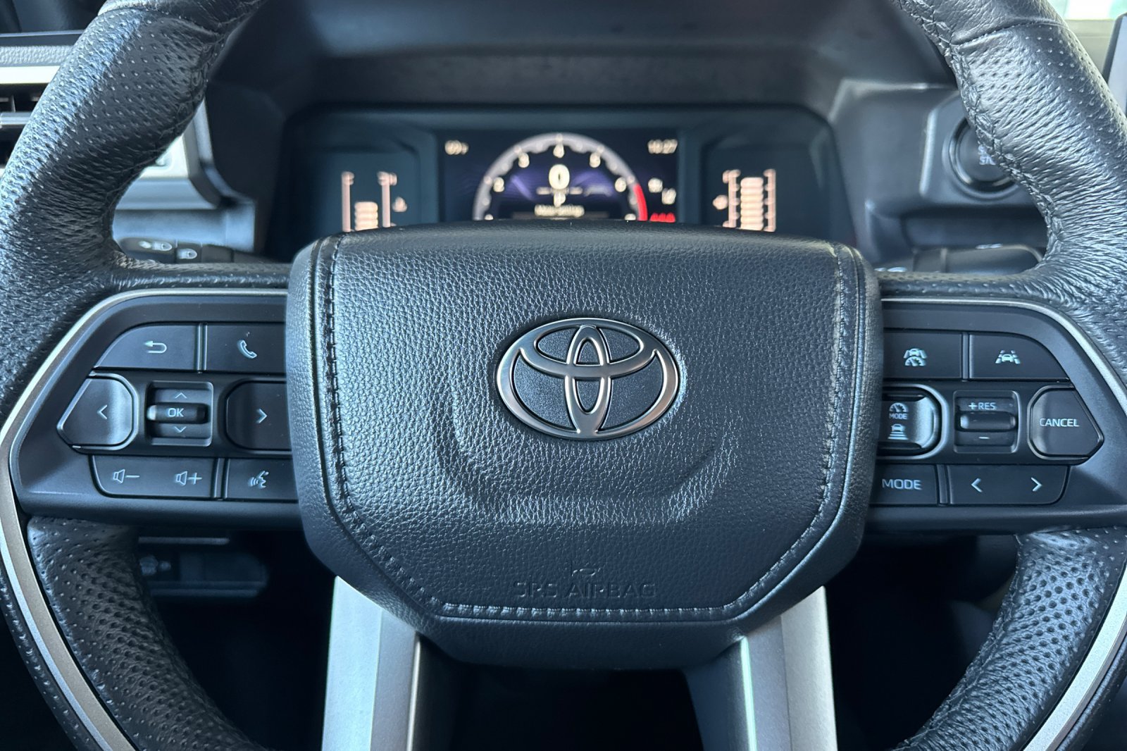 Used 2025 Toyota Tacoma SR5 w/ SR5 Upgrade Package AWD/4WD image 27