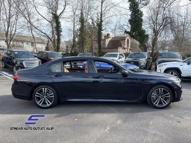 Used 2022 BMW 750i xDrive w/ Executive Package AWD/4WD image 11