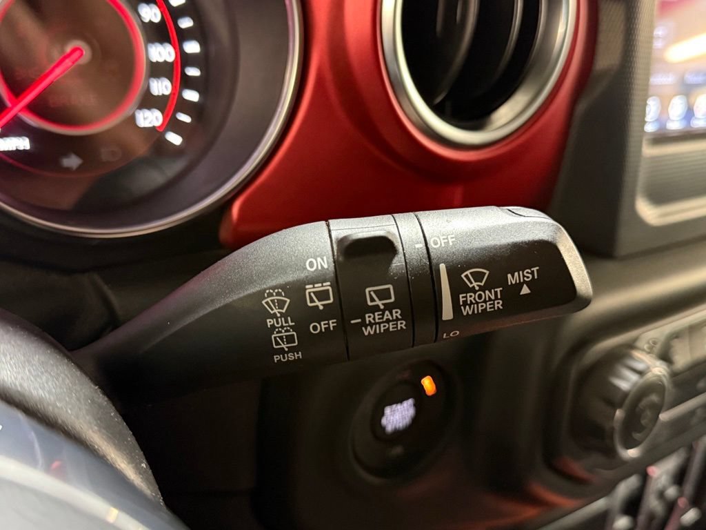 Used 2021 Jeep Wrangler Unlimited Rubicon w/ Cold Weather Group AWD/4WD image 18