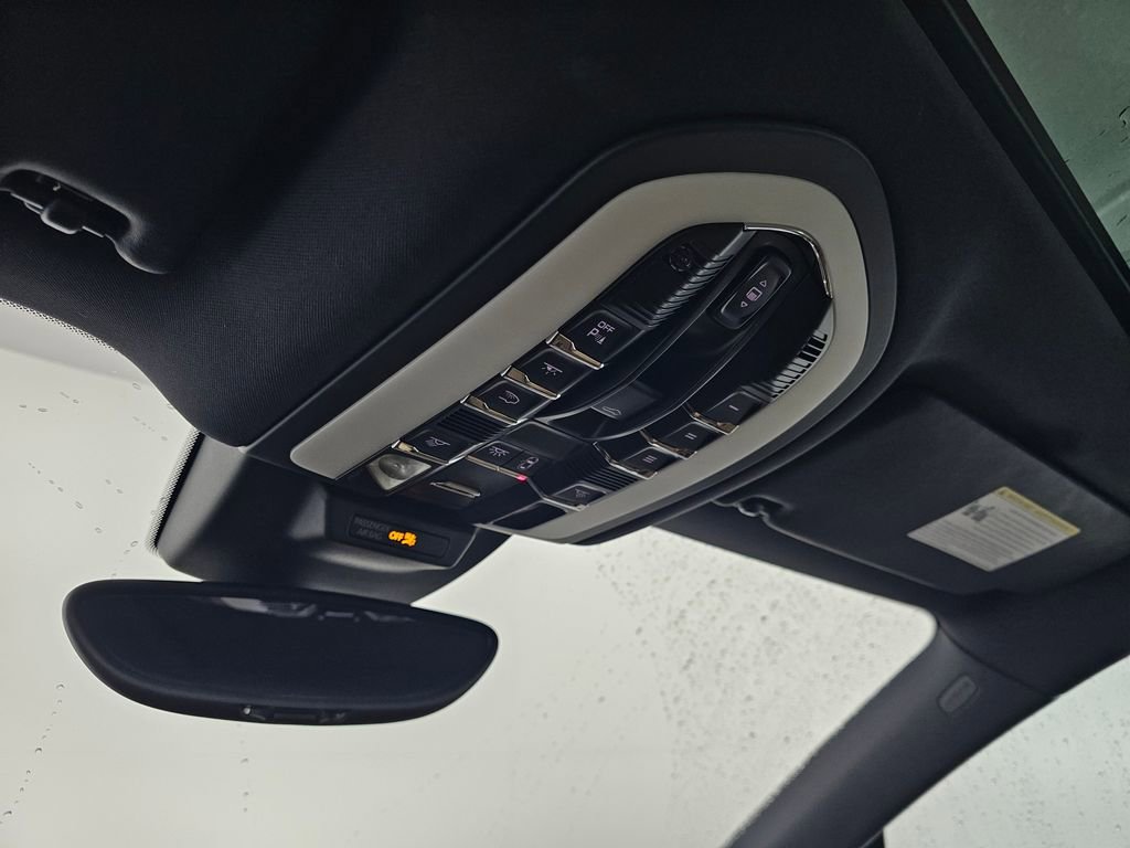 Used 2017 Porsche Macan S image 31