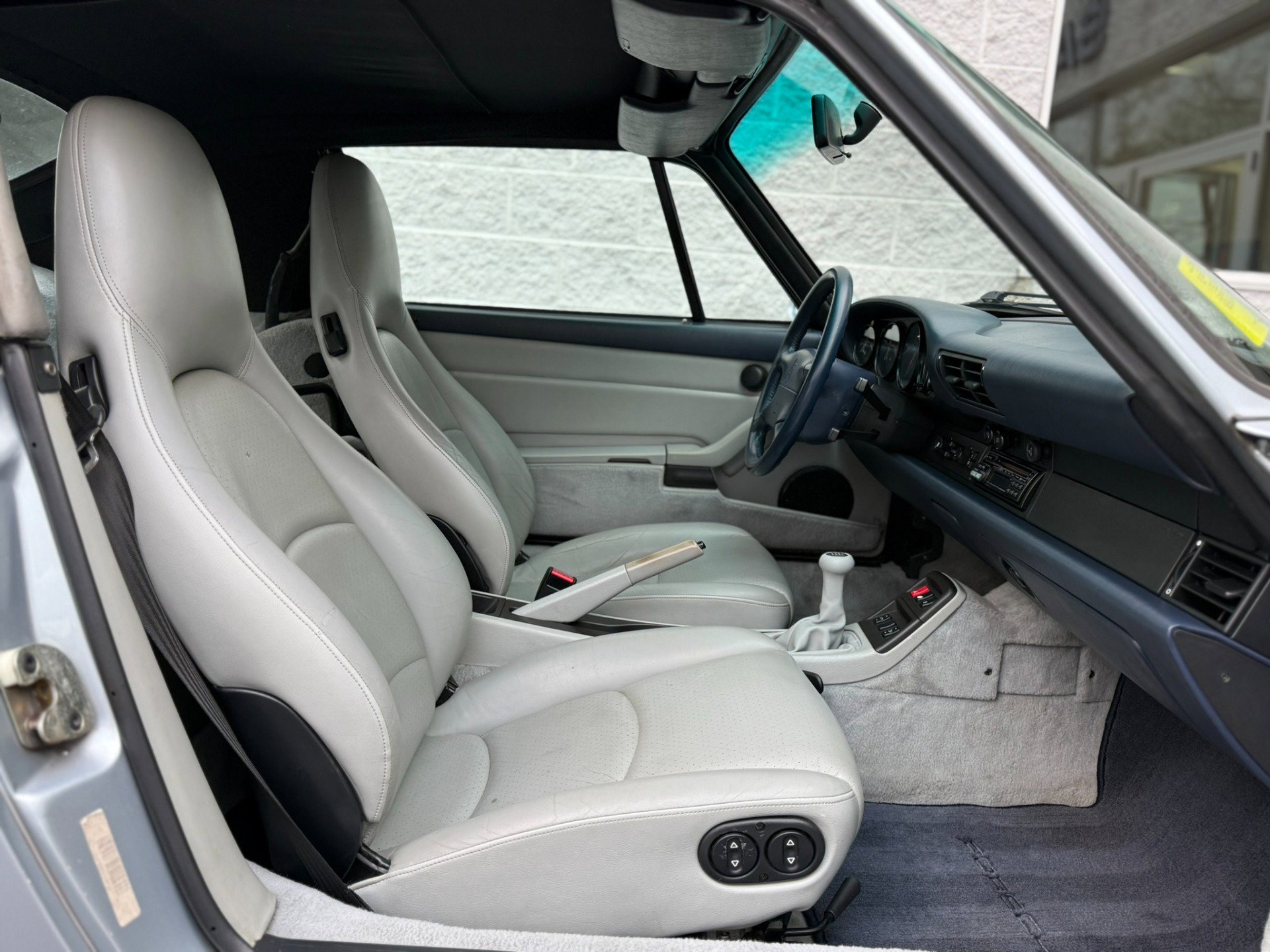 Used 1995 Porsche 911 Carrera image 41