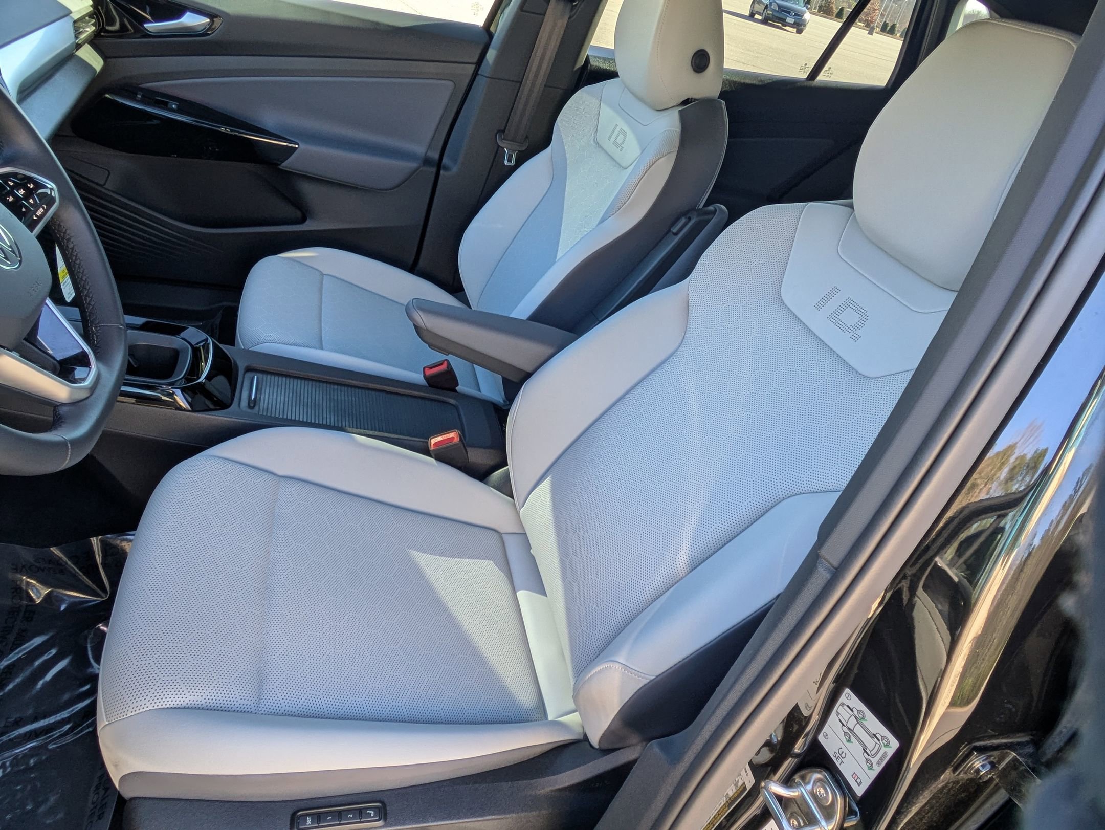 Used 2022 Volkswagen ID.4 Pro S w/ Gradient Package image 17