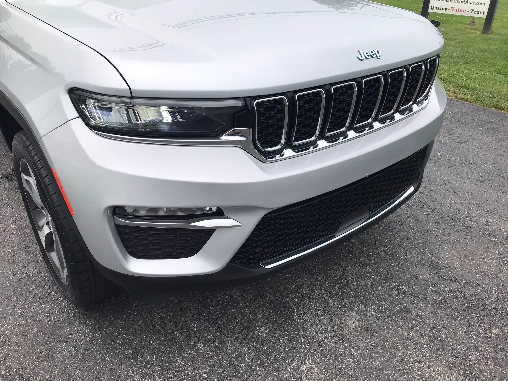 Used 2023 Jeep Grand Cherokee 4WD 4xe image 70