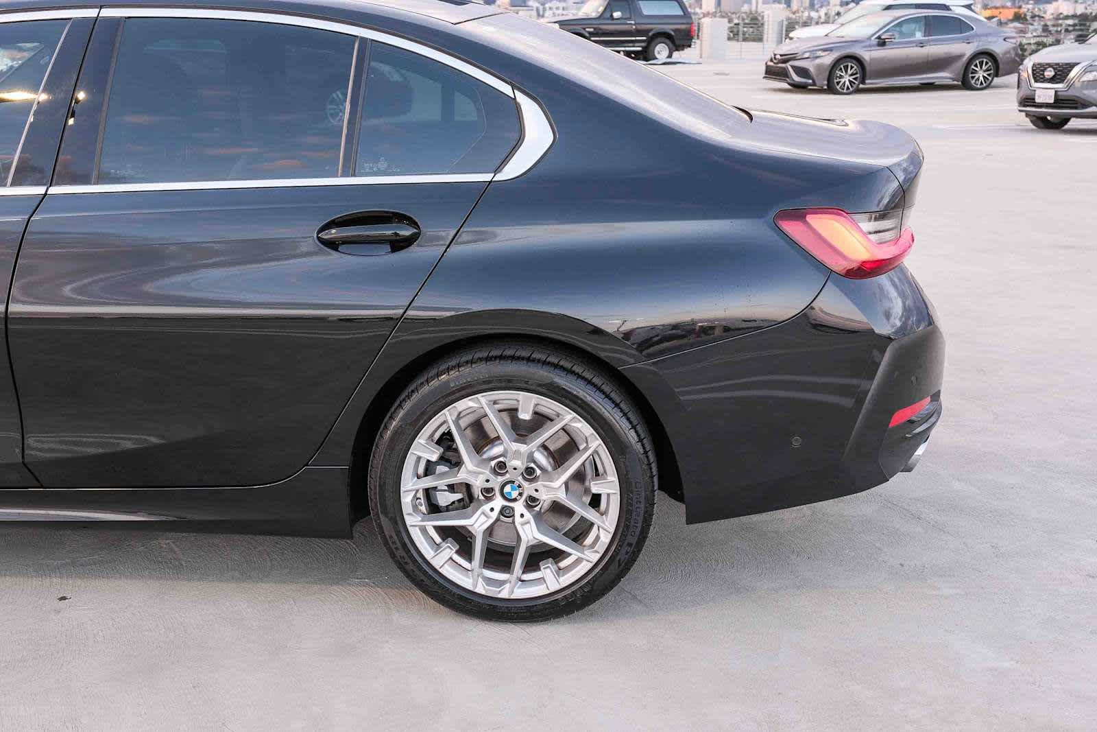 Used 2025 BMW 330i Sedan w/ Convenience Package RWD image 8