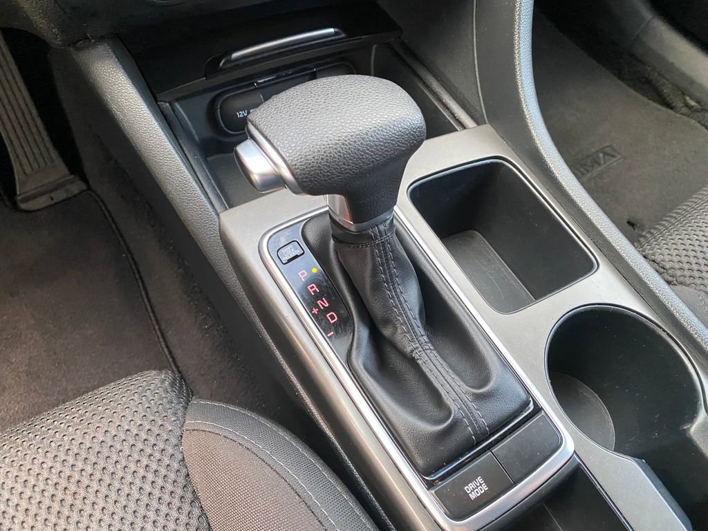 Used 2020 Kia Optima LX image 23