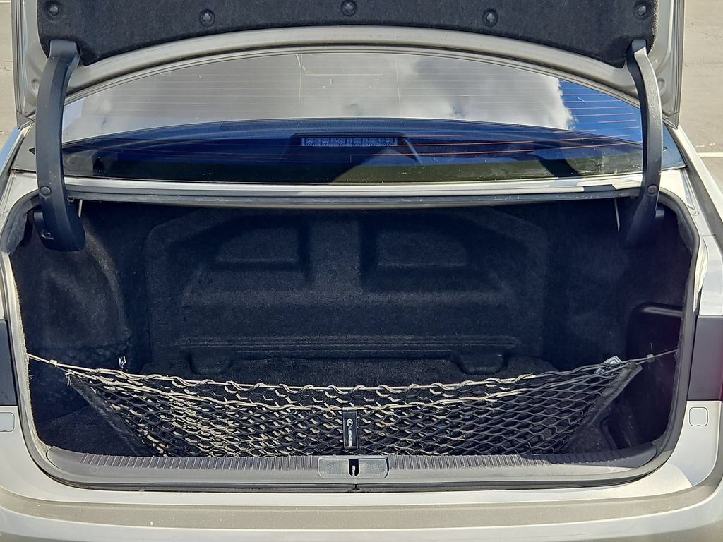 Used 2015 Lexus ES 300h w/ Navigation System Package FWD image 24