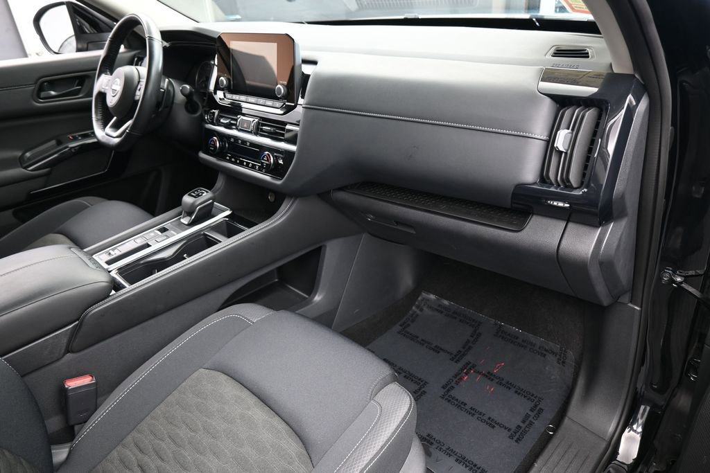 Used 2024 Nissan Pathfinder SV FWD image 48