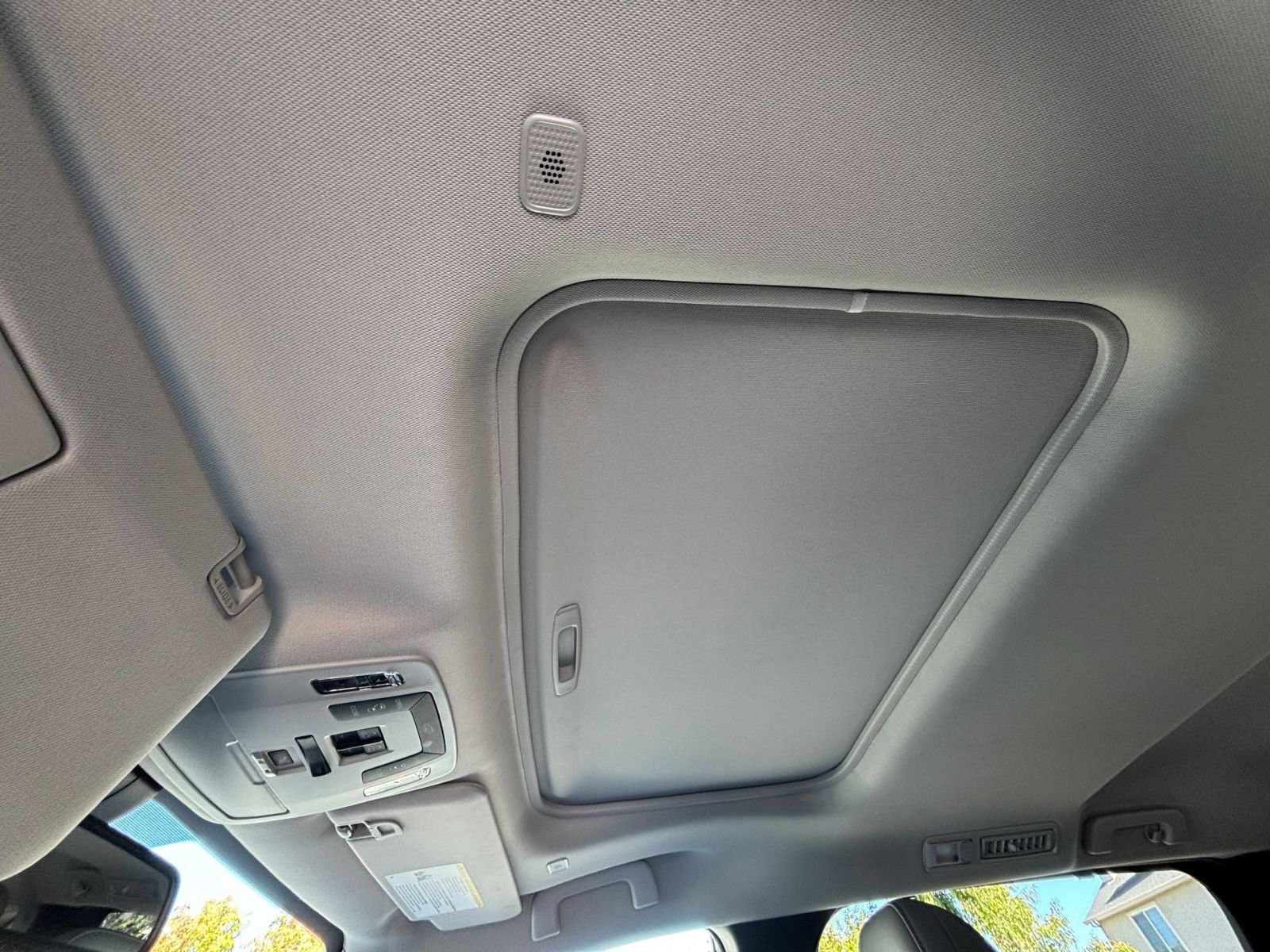 Used 2025 Toyota Sienna XLE FWD image 29